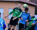 Bild: Schrems
Der FC Tirschenreuth unterlag am Sonntag dem VfR Katschenreuth mit 1:2. Das Bild zeigt Elias Schornbaum (blaues Trikot) im Kopfballduell mit dem zweifachen Torschützen Moritz Amon.