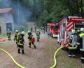 Bild: exb
Bei der Übung zur Aktionswoche in Pertolzhofen stellten die fünf gemeindlichen Wehren ihre Schlagkraft unter Beweis.