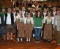 Bild: Portner
Acht Musikanten erhielten eine Ehrung des Nordbayerischen Musikbundes für 10 und 15 Jahre aktives Musizieren. NBMB-Kreisvorsitzender Joseph Ferstl (von rechts) gratulierte zusammen mit Vorsitzender Inge Sippl sowie Bürgermeister Norbert Eckl (von links) und musikalischen Leiter Stefan Karl.