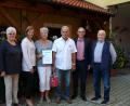 Bild: kgg
Von links Christa Weißenfels, Inge Frank, Inge und Karl Keck, Bürgermeister Bernd Sommer und Konrad Kraus.