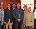 Bild: Dobmeier
FW-Kandidatenvorstellung für die Stimmkreise Weiden und Tischenreuth (von links): Oswald Lingl, Thomas Riedel, Bernhard Schmidt, Tobias Groß, Weidens Stadtrat Rainer Sindersberger, Karl Meier sowie von der FW Weiden stellvertretender Vorsitzender Peter Leitermann, Vorsitzender Bernhard Schlicht und Stellvertreter Bernhard Herzog.