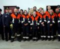 Bild: zer
Die Prüfer beglückwünschen die erfolgreichen Feuerwehrleute.