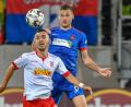 Bild: agentur_dpa
Sargis Adamyan (vorne) ist der Mann der Stunde beim SSV Jahn Regensburg. Dem Angreifer glückten in den letzten beiden Partien vier Treffer. Er hatte somit großen Anteil an den Siegen in Hamburg und in der heimischen Arena gegen Heidenheim.
