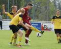 Bild: gb
Julian Schindler (rotes Trikot) und der TSV Waldershof wollen die Tabellenführung verteidigen.