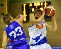 Bild: Alfred Schwarzmeier
Die erwartete Niederlage setzte es zum Saisonauftakt für die Hamm Baskets (rechts Anton Meckl). Gegen Aufsteiger und Titelfavorit TG Veitshöchheim gab es eine klare 63:91-Niederlage.