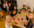 Bild: do
Nach drei Wochen Schulbetrieb gibt es schon viel Lob für die neue Offene Ganztagsschule Speinshart. Auch das gemeinsame Mittagessen kommt gut an.