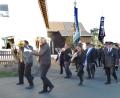 Bild: Brendel, Hubert (BR)
Der Kirchenzug unter den Klängen der „Kulmmusikanten“ bildet den Auftakt des Kirchenpatroziniums in Mockersdorf. Im Gleichschritt marschieren die Vereinsvertreter zur Pfarrkirche „Sankt Michael“.