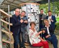 Bild: Petra Hartl
Stoßen schon einmal auf die Neuauflage des Wein-Lese-Festes an (von links): Stefan Kunnert, Hans Bräuer, Waltraud Koller-Girke, Christoph Skutella, Sabine Guhl (alle Pro Libris) und Bürgermeister Jens Meyer.