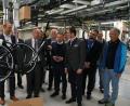 Bild: fpoz
Vertreter der CSU-Mittelstandsunion Tirschenreuth und Nordoberpfalz informieren sich bei der Firma Cube. Im Bild von links Cube-Chef Marcus Pürner, Harald Gollwitzer, Parlamentarischer Staatssekretär Oliver Wittke, Landtagsabgeordneter Tobias Reiß, Bundestagsabgeordneter Albert Rupprecht, Alexander Herzner und Altbürgermeister Hubert Kellner sowie (hintere Reihe) Hans-Peter Lang, Leonhard Zintl, Christoph Pürner, Hilmar Wollner und Günther Fachtan.