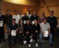 Bild: rod
Zwischen 10 und 35 Jahren leisten sie bereits aktiven Feuerwehrdienst: Beim Kameradschaftsabend werden Markus Hefner (stehend, von links), Karl-Philipp Weiß, Jakob Krockauer, Peter Hösl, Christof Steger, Roland Hörl, Wolfgang Walberer, Roland Henfling und Martin Rodler sowie Norbert Vetter (vorne, von links) Monika Neumann, Anja Walberer, Stefanie Walberer und Thomas Pscherer dafür geehrt.