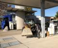Bild: ge
Nach den Restarbeiten geht die neue Tankstelle in der Eisenhämmerstraße am Dienstag in Betrieb. Im Hintergrund die bisherige Lkw-Zapfsäule.