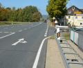 Bild: jr
Auf der Bundesstraße 15 im Bereich der Abzweigungen nach Münchsgrün (links) und Themenreuth (rechts) fordert der Leonberger Gemeinderat aus Sicherheitsgründen eine Temporeduzierung auf 70 km/h.