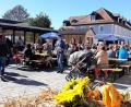 Bild: myd
Das Kürbisfest in Schwarzenbach ist bei strahlendem Wetter ein Publikumsmagnet.