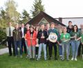 Bild: bnr
Das Gaujugendschießen war wieder ein Gradmesser der Leistungsfähigkeit. der Jungschützen. Die erfolgreichsten Teilnehmer wurden mit Pokalen und Preisen ausgezeichnet. Die Preise übergaben: Schützenmeister Martin Wolf (rechts), Gauschützenmeister Johann Dirrigl (Zweiter von rechts), Gaujugendleiter Andreas Wilhelm (links) und Bürgermeister Martin Schwandner (Dritter von links).