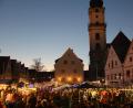 Bild: exb
Stimmungsvoller Christkindlmarkt rund ums Weidener Rathaus. Am 29. November 2018 geht´s wieder los.