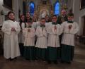 Bild: exb
Der vier neuen Ministranten mit ihren Gruppenleitern, Pfarrer Johann Hofmann und Pastoralreferentin Maria Wagner.