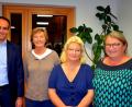 Bild: aja
Tipps in Sachen Nachbarschaftshilfe holt sich (von links) Bürgermeister Hans-Jürgen Strehl von Elisabeth Ludwig (Nachbarschaftshilfe Neukirchen-Etzelwang), Karin Larsen-Lion (Nachbarschaftshilfe Pyrbaum) und Waltraud Lobenhofer (AOVE)).