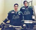 Bild: privat
Knapp ein Jahr lief der Weidener Verteidiger Florian Lehner (rechts, hier mit seinem Freund Allan Gekhman) in Kanada für die High School South Delta Secendary in Tsawassen auf.