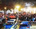 Bild: gsb
Die Kundgebung und das anschließende Konzert locken rund 350 Protestler gegen die AfD vor die Neustädter Stadthalle.