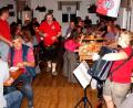 Bild: zer
Gaudi und gute Stimmung gab es beim Bayern-Fanclub "Gute Freunde" und dem Zoiglfest in der Brettlhüttn.