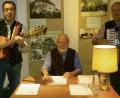 Bild: rn
Dass Musik und Dialekt zusammenpassen, beweisen (von links) Werner Meier, Dieter Radl und Gerd Retzer bei der Eröffnung der Eschenbacher Mundarttage.