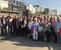 Bild: wro
Der Reisegruppe aus Fuchsmühl gefiel es in Hamburg gut. Organisiert hatte die Ausflugstour Nicki Fürst (8. von links). Im Hintergrund (rechts) erkennt man die „Elbphilharmonie“