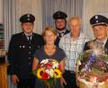 Bild: exb
Die Feuerwehr gratuliert Werner Weigl zum 75. Geburtstag. von Links. Josef Gleißner, Ehefrau Renate Weigl, Thomas Grillmeier, Jubilar Werner Weigl und 2.Vorstand Stefan Gleißner.
