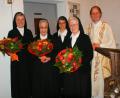Bild: agr
Oberin Schwester Gabriele Liegl, Schwester Ritberta Schmid, Schwester Christine Gindhard, Schwester Egwina Frank und Pfarrer Stefan Wagner.