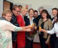 Bild: ms
Ein Hoch auf die wiedergewählte Landtagsabgeordnete: (von links) Johanna Kraus, Maria Sauer, Sabine Zeidler, Annette Karl, Sebastian Dippold, Günter Stich, Gisela Birner, Jens Meyer und Sema Tasali-Stoll.