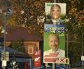 Bild: Petra Hartl
Sinnfällig zeigen die letzten in Amberg hängenden Wahlplakate, dass die CSU gegenüber den Grünen noch einmal die Oberhand behielt. Doch der Kreisvorstand der Christsozialen hat Schwächen in der Wahlkampagne ausgemacht, die es für das nächste Mal abzustellen gelte.