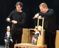 Bild: exb
Die Schauspielern Rafael Niekamp und André Nessel (von links) von der „Niekamp-Theater- Company“ zeigen das Stück „Robin Hood“.