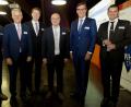 Bild: Hirsch
IHK-Geschäftsstellenleiter Manuel Lischka, Vizepräsident Thomas Hanauer, Hauptgeschäftsführer Dr. Jürgen Helmes, Gremiumsvorsitzender Hubert Döpfer, IHK-Präsiident Michael Matt und Landrat Thomas Ebeling (von links) feierten 175 Jahre Industrie- und Handelskammer Oberpfalz/Kelheim.