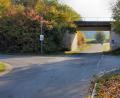 Bild: ds
An den Einmündungen von beiden Seiten in die vorfahrtsberechtigte Gemeindeverbindungsstraße bei Ziegelhütten soll die Markierung erneuert werden, um Unfälle beim Einbiegen aus den Seitenstraßen zu vermeiden. Diese Forderung wird in der Sitzung des Gemeinderats laut.