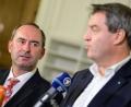 Bild: Matthias Balk/dpa
Seite an Seite: Hubert Aiwanger (links) und Markus Söder.