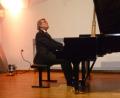 Bild: Reinhold Tietz
Voller Gefühl und mit Hingabe interpretiert Andrea Turini die „Goldberg-Variationen“ beim „Goldenen Oktober im Oberpfälzer Künstlerhaus.