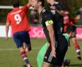 Bild: ham
Kapitän Michael Prey (vorne) ist stinksauer über die Schläfrigkeit der Pfreimder Hintermannschaft nach dem frühen 0:1.