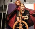 Bild: sck
Mephisto (Barbara Wunsch) umgarnt Gretchen (Mona-Isabelle Aurand).