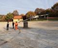 Bild: fjo
Alle Beteiligten besprechen das Erstellen eines digitalen Geländemodells im abgelassenen Naturbadesee der Freizeitanlage "Bäckeröd".
