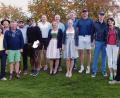 Bild: bö
Sie sind die Besten des Oktoberfestturniers beim Golf- und Landclub in Schmidmühlen. Den Siegern gratulierten Präsident Harald Thies (Dritter von links) und Spielführer Reinhold Scharl (rechts).