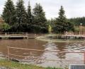 Bild: bsc
Die Tage der alten Kläranlage in Friedenfels sind gezählt. In der nächsten Gemeinderatssitzung fällt die endgültige Entscheidung zum Neubau. Bei einer konventionellen Anlage würde der Standort beibehalten. Der Bau einer Biokläranlage würde in geringem Abstand realisiert.