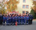 Bild: bej
Kreisbrandinspektor Richard Fleck, Kommandant Roland Drexler, Zweite Bürgermeisterin Maria Baumer, Jugendwartin Kathrin Götz und Kreisbrandmeister Peter Killermann (von links) freuten sich über den Erfolg der Jugendlichen ebenso wie Kreisbrandmeister Konrad Hoch, Jugendwart Uwe Groß, Jugendwartsprecher Thomas Biegerl, Jugendwart Hans Wagner und Jugendwart Benjamin Kahl (von rechts).