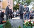 Bild: le
Eine große Trauergemeinde gibt dem früheren Bürgermeister der Gemeinde Grafenreuth, Willibald Bock, im evangelischen Friedhof das letzte Geleit.