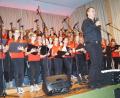 Bild: du
Wolfgang Ziegler und der Teeniechor stehen bereit: Am Samstag, 3. November, steigt um 19 Uhr das 14. Jahreskonzert in der Mehrzweckhalle. 70 Sänger und Musiker präsentieren dabei ein attraktives und neu einstudiertes Programm.