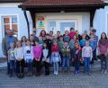 Bild: exb
Die Rottendorfer Grundschüler freuten sich mit Klassenlehrerin Martina Götzfried, dass sich Bürgermeister Josef Deichl viel Zeit für sie nahm und viele Fragen beantwortete.