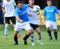 Bild: Thomas Schrems
Zweiter gegen Erster in der Kreisklasse Stiftland: Der ATSV Tirschenreuth empfängt am Samstag den ungeschlagenen Spitzenreiter TSV Waldershof. Das Bild zeigt eine Szene vom 5:2-Sieg des ATSV (weiße Trikots) bei der SG Griesbach/Großkonreuth.