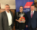 Bild: exb
Im Bild von links nach rechts: Peter Hofmann/DGB-Regionssekretär Oberpfalz, Andrea Huber/DGB-Jugendsekretärin, Klaus Schuster/DGB-Kreisvorsitzender.