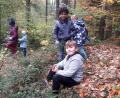 Bild: exb
Die Kinder bei der Arbeit im Wald.