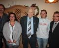 Bild: kro
Neuwahlen beim Bauverein zu Waldershof: Unser Bild zeigt von links stellvertretenden Vorstandsvorsitzenden Josef Eiber, Aufsichtsratsvorsitzende Angelika Schröder, Vorstandsvorsitzenden Hermann König, Michaela Becher und zweiten Bürgermeister Karl Busch.