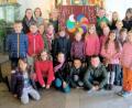 Bild: bjo
Die Teilnehmer des Kinderbibeltages mit Pfarrer Werner Sulzer.