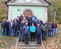 Bild: kgg
Eine Besichtigung des Druckwerks in der Schützenstraße rundet den Besuch der Wasserwarte und Wassermeister in Waldsassen ab. Mit dabei sind (vorne von links) Tobias Tippmann, Jochen Wehera, Gerhard Daubner, Nadine Tretter, Jürgen Lober und Max Wiederer.